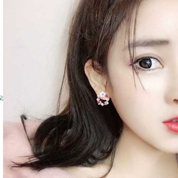 Round Pink Flower Earrings - Picture 2 of 4